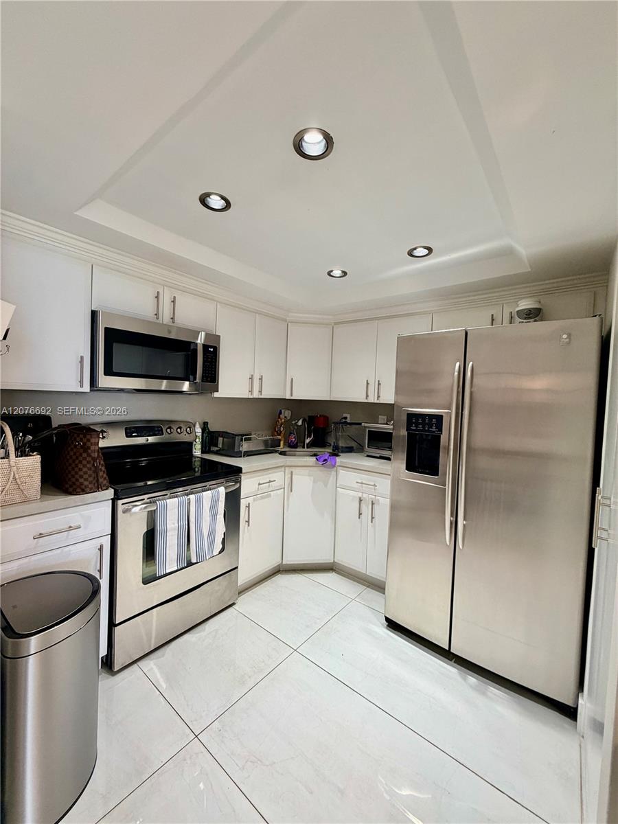 1450 Brickell Bay Dr # 1410