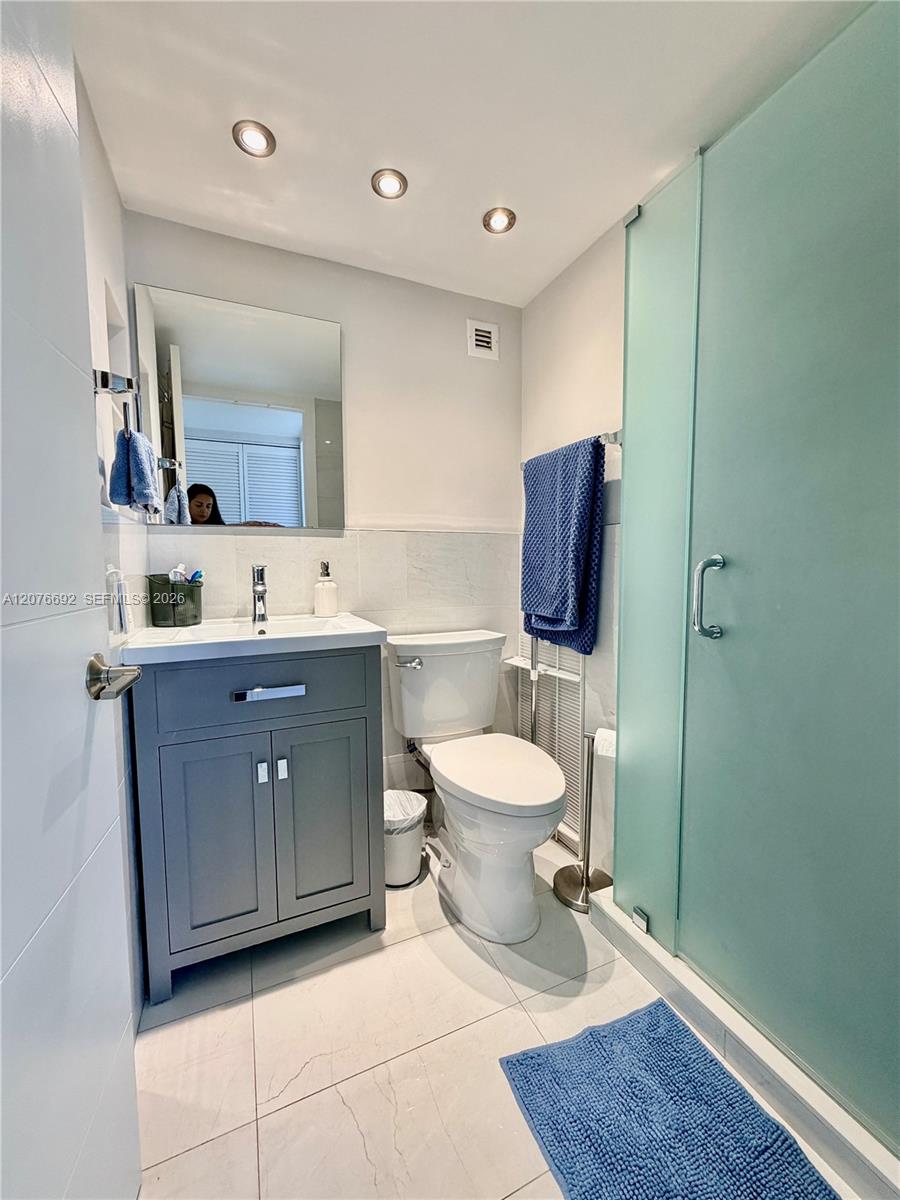1450 Brickell Bay Dr # 1410
