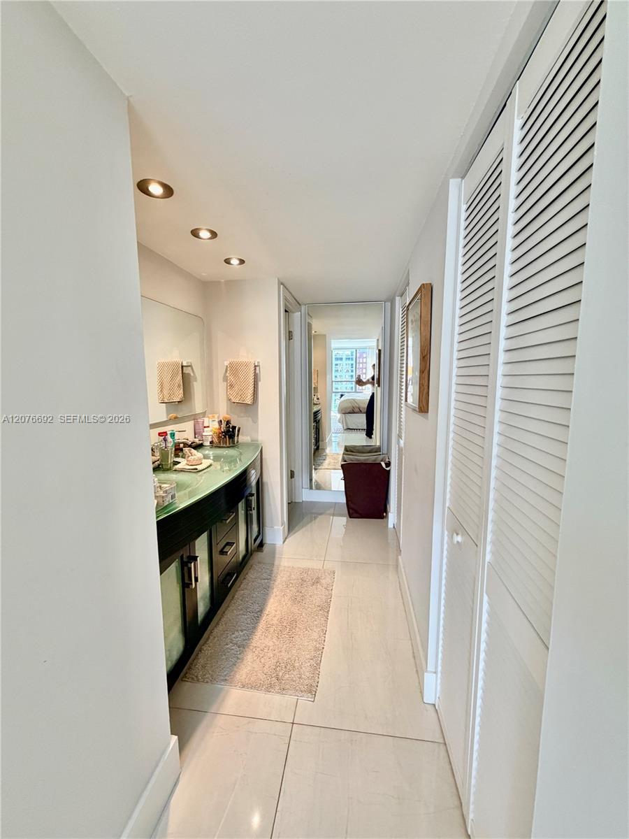 1450 Brickell Bay Dr # 1410