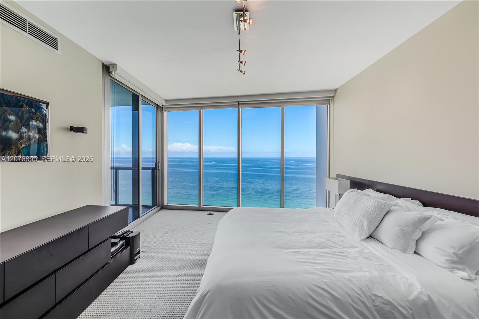 17001 Collins Ave # 2508