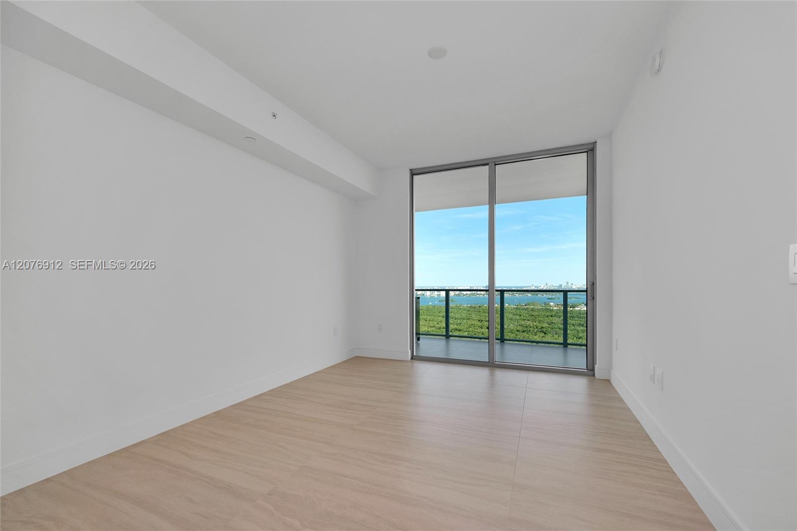 2411 Laguna Circle # 2402