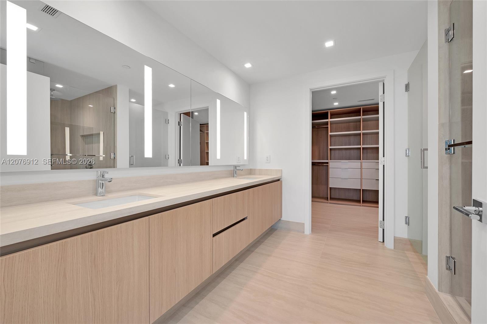 2411 Laguna Circle # 2402