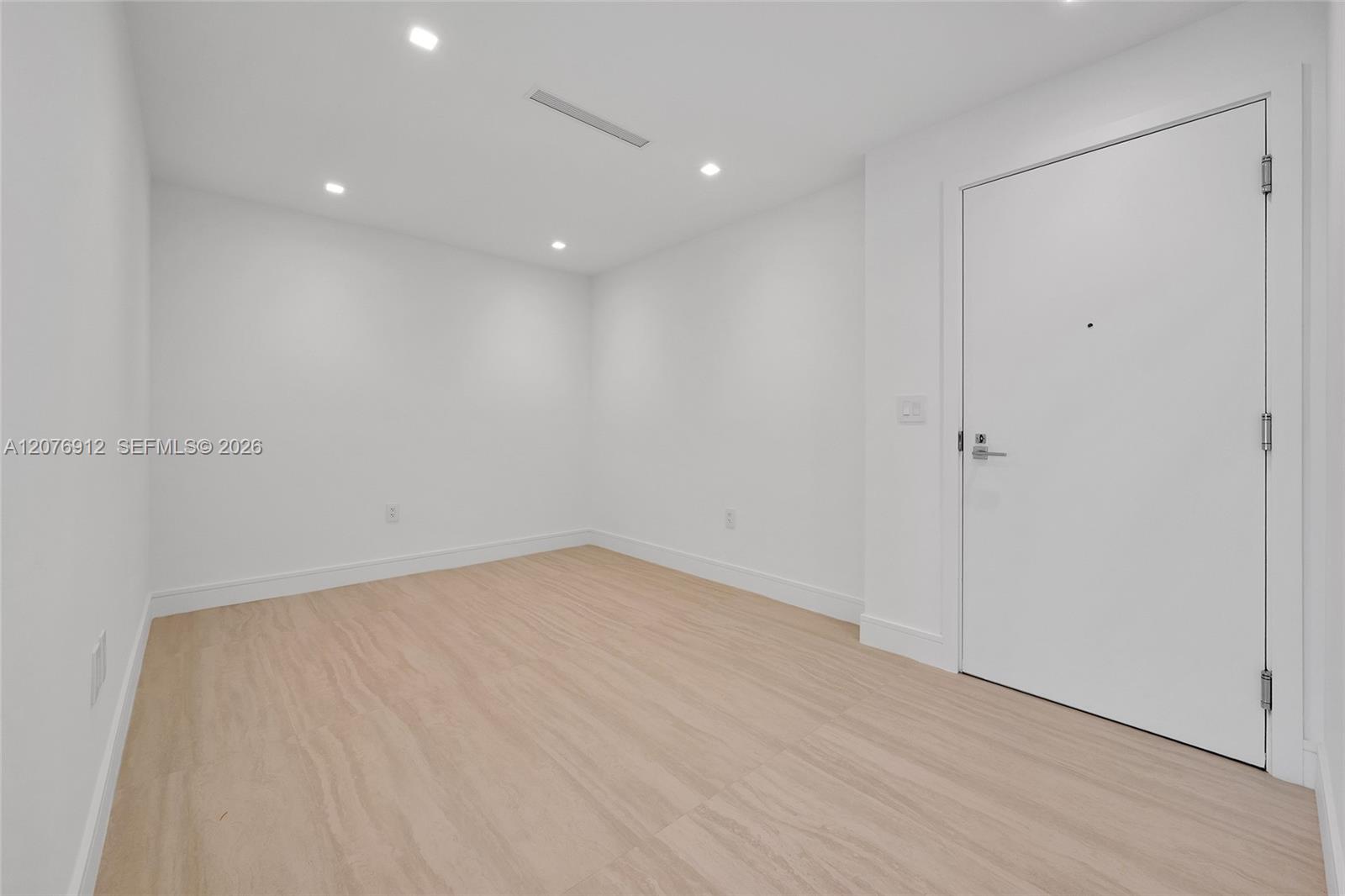 2411 Laguna Circle # 2402