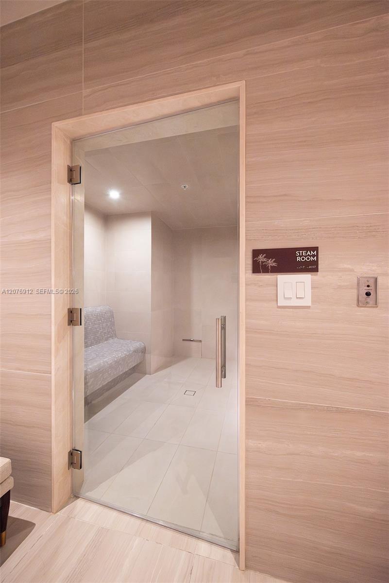 2411 Laguna Circle # 2402