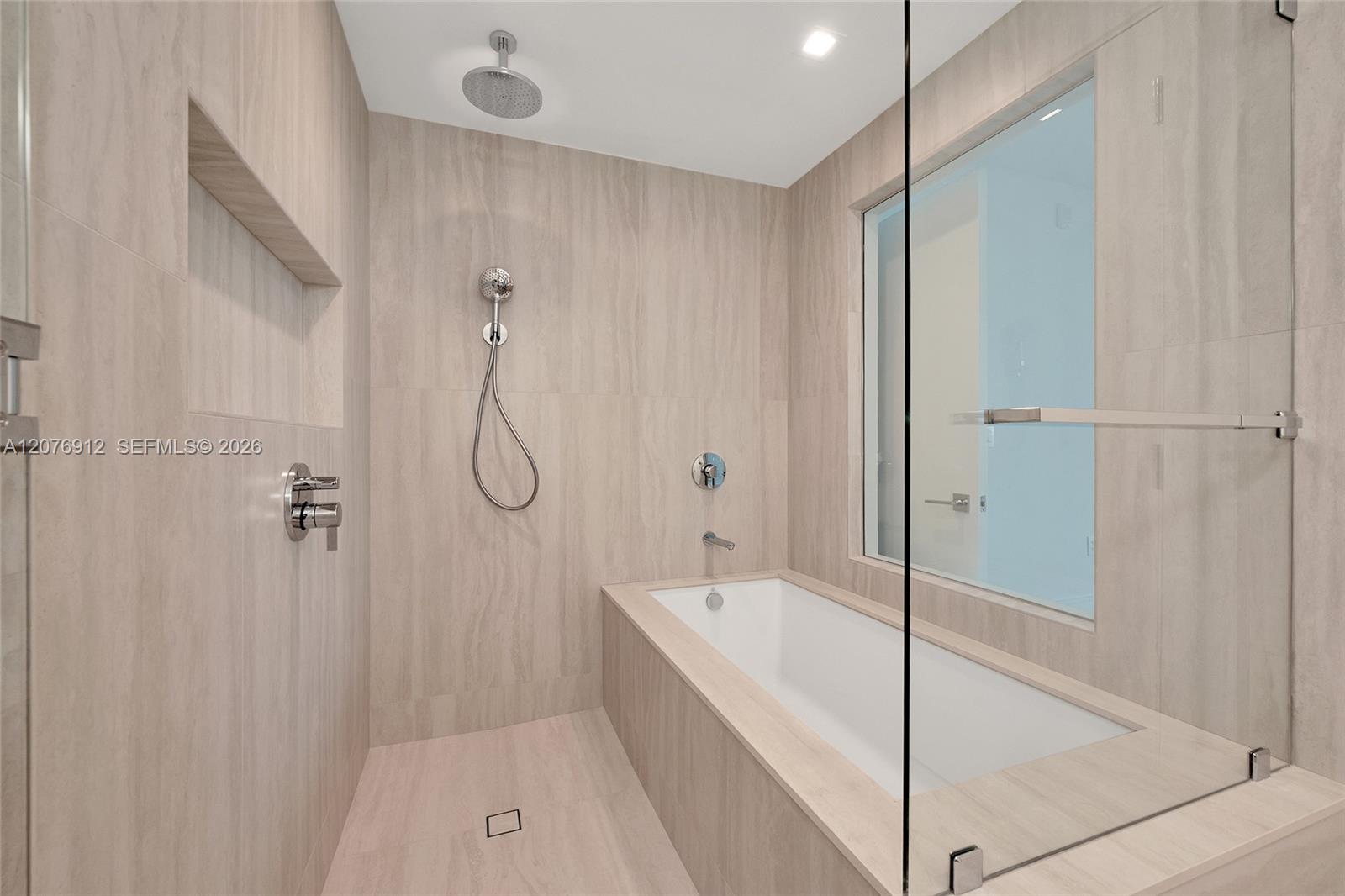 2411 Laguna Circle # 2402