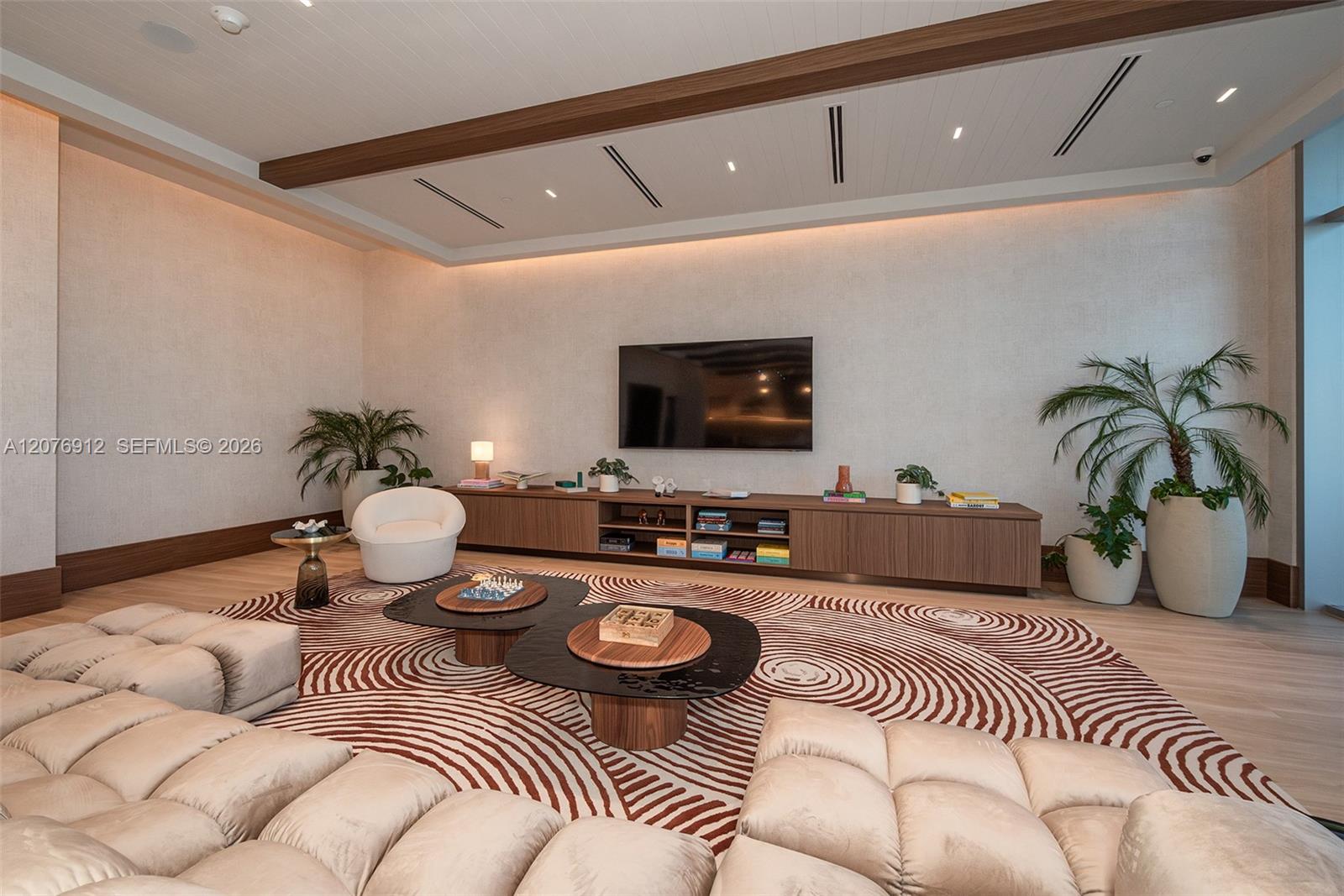 2411 Laguna Circle # 2402