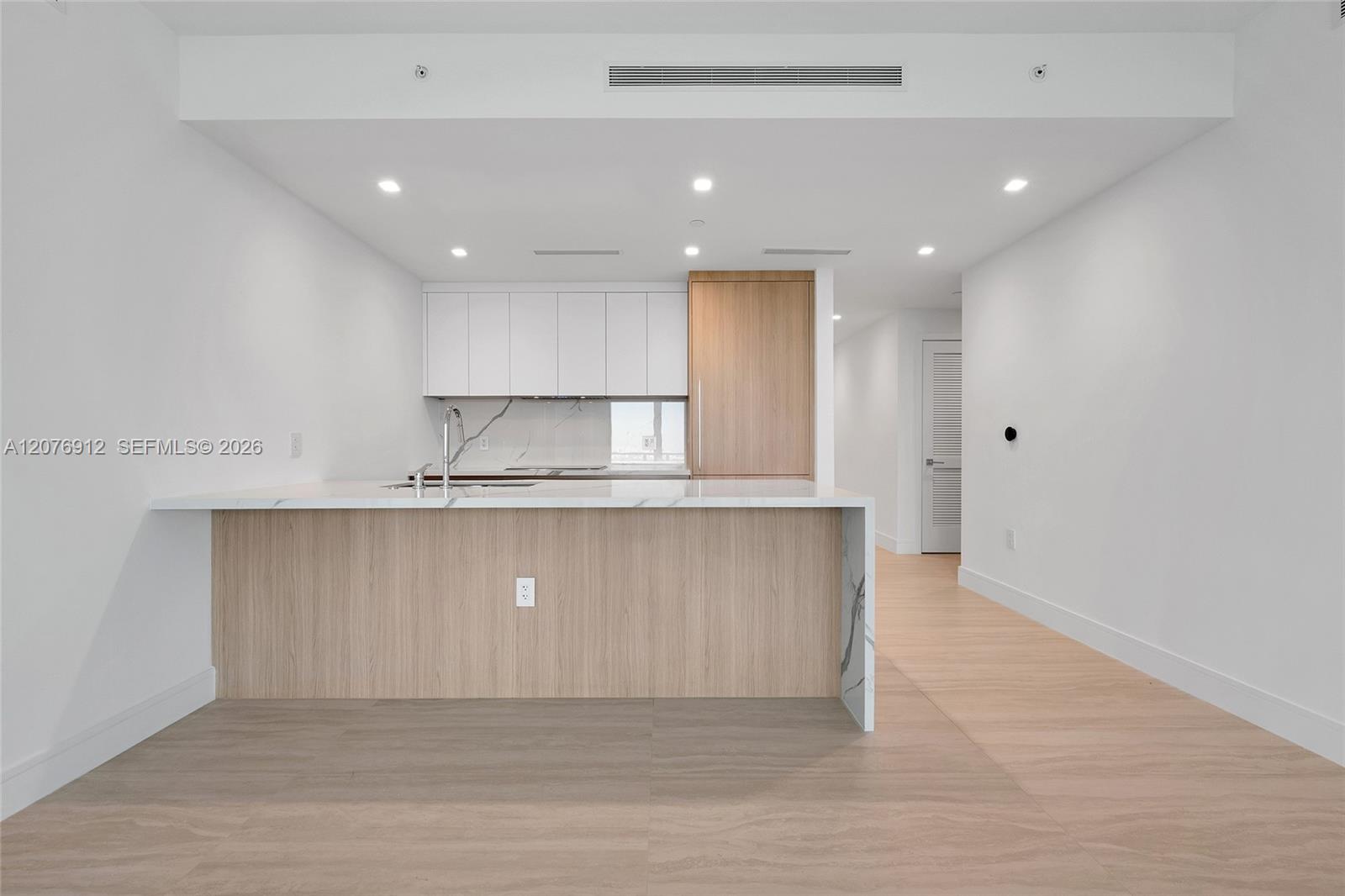 2411 Laguna Circle # 2402