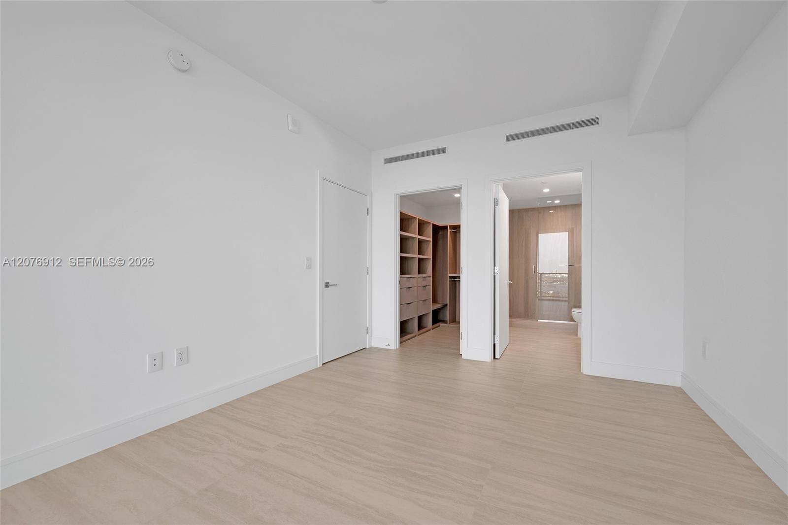 2411 Laguna Circle # 2402