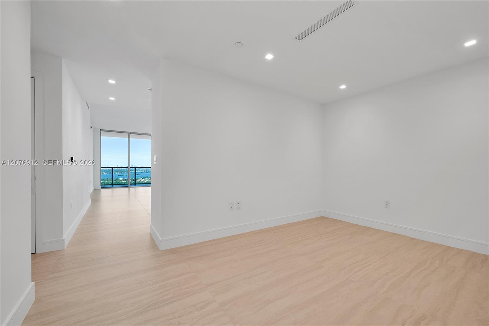 2411 Laguna Circle # 2402