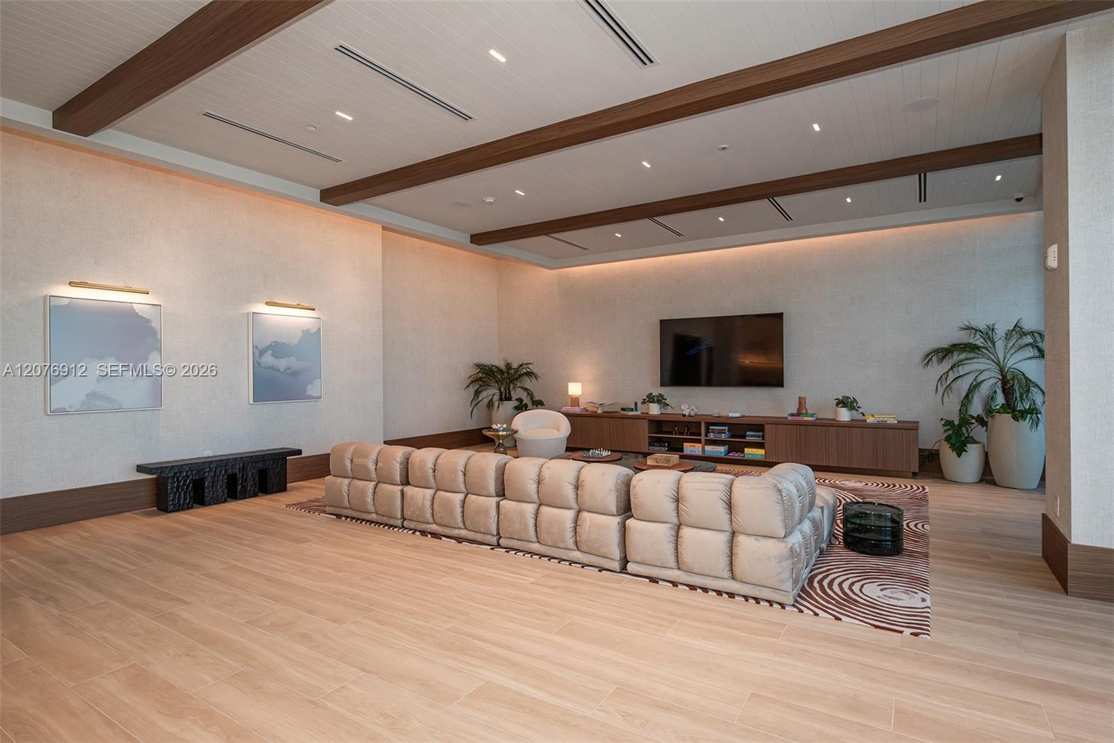 2411 Laguna Circle # 2402