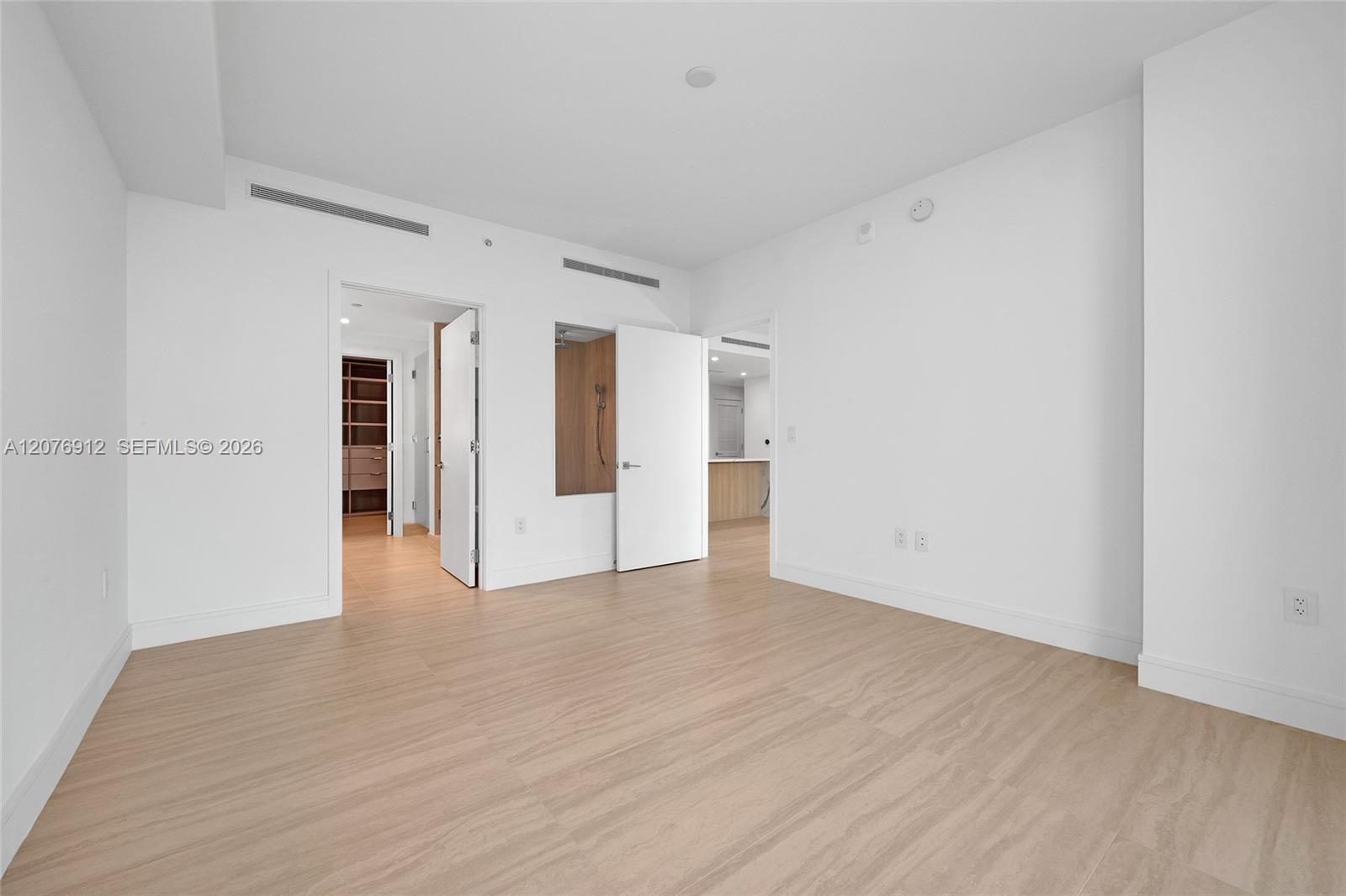 2411 Laguna Circle # 2402