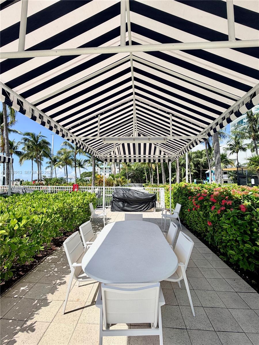 2101 Brickell Ave # 1805