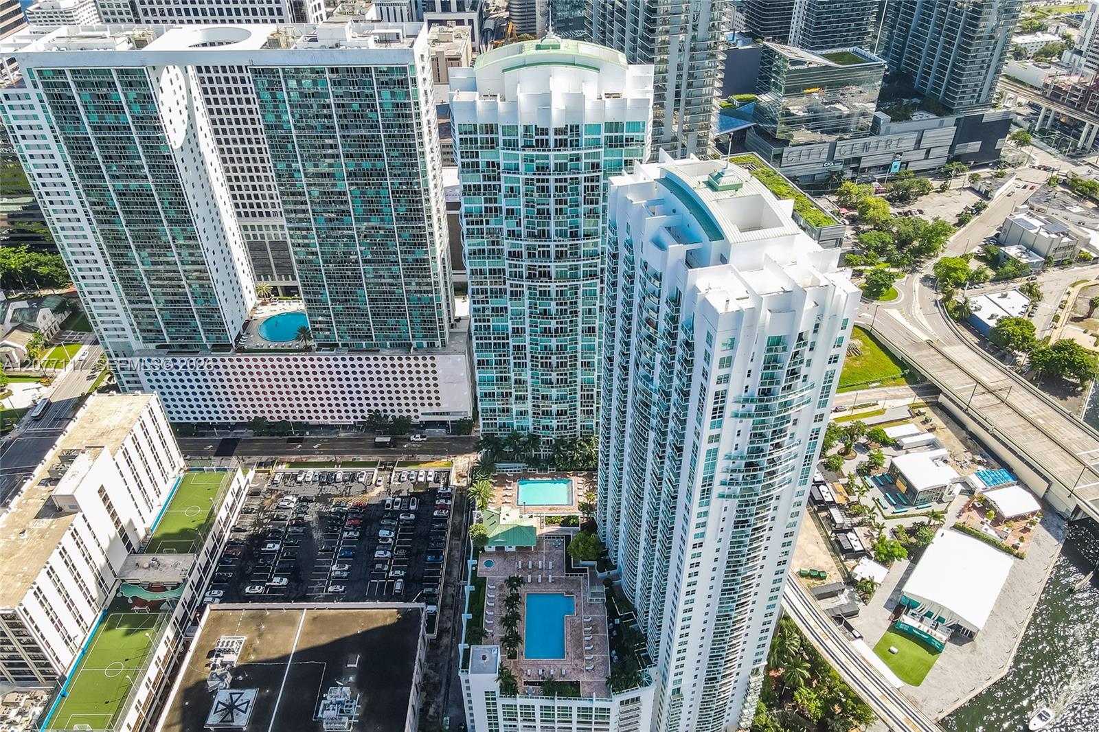 41 SE 5th St # 807