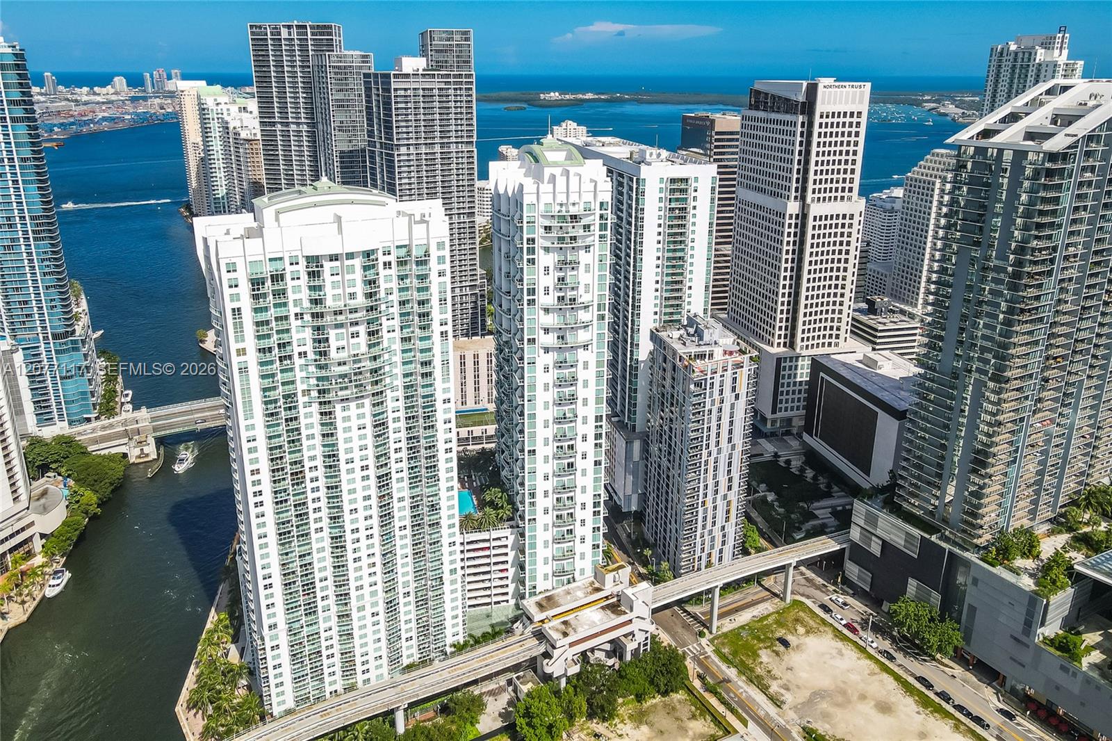 41 SE 5th St # 807