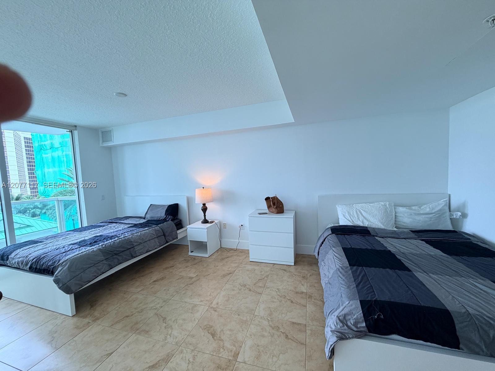 41 SE 5th St # 807