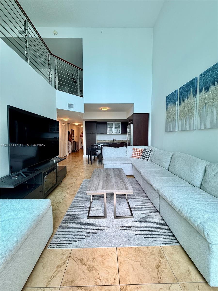 41 SE 5th St # 807