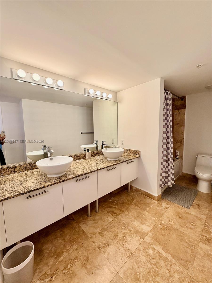 41 SE 5th St # 807