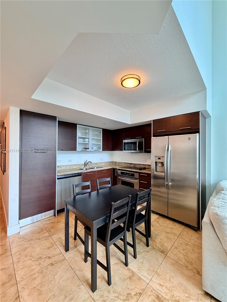 41 SE 5th St # 807