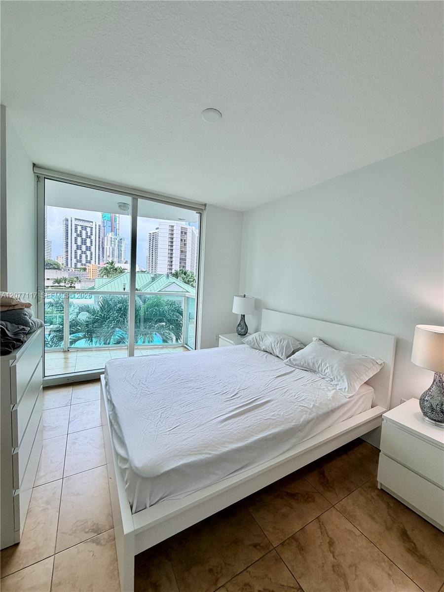 41 SE 5th St # 807