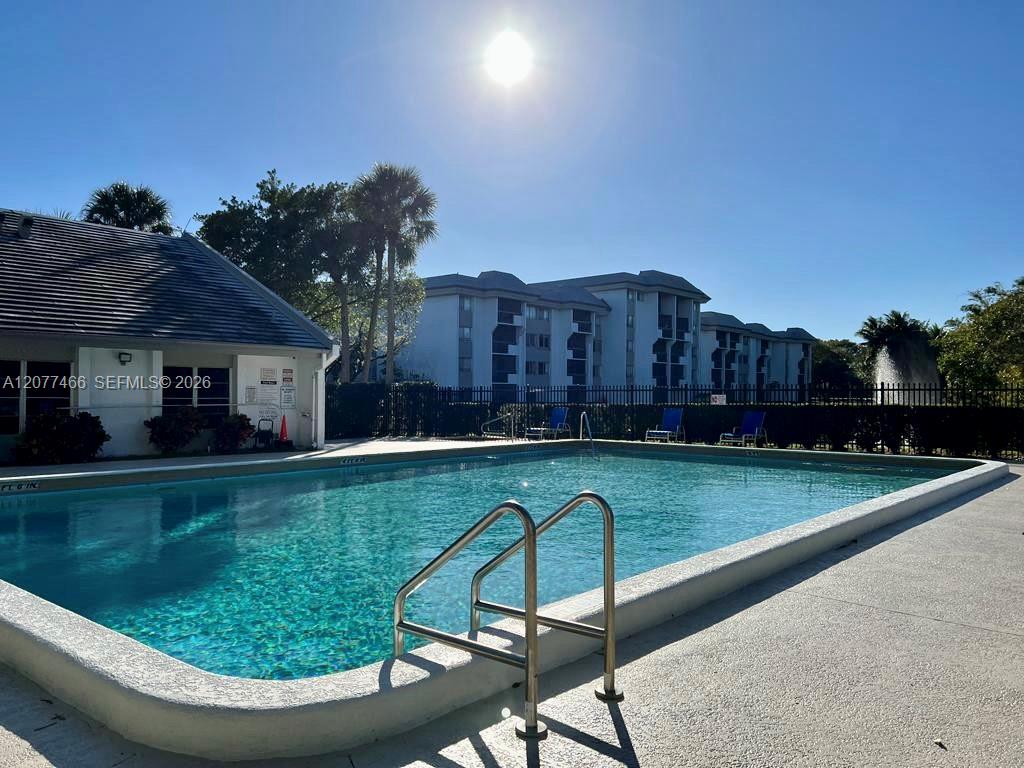 721 N Pine Island Rd # 213