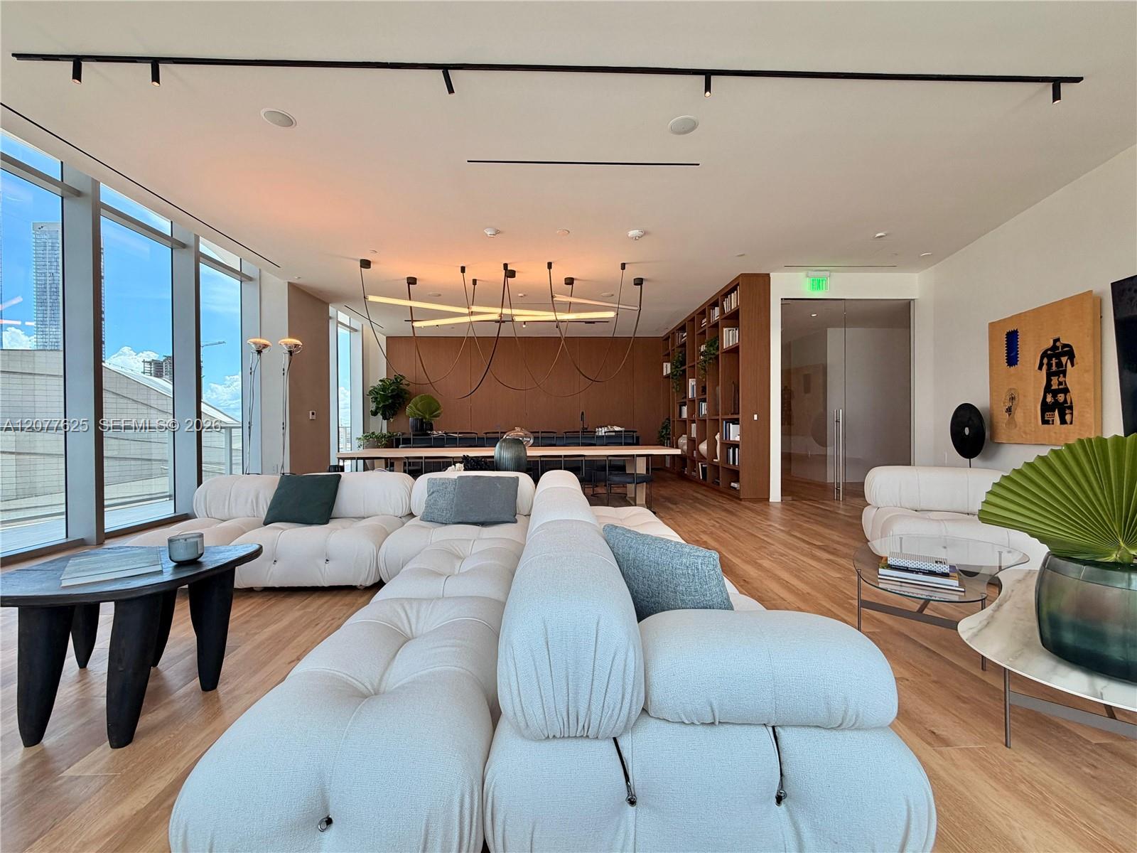 1400 Biscayne Blvd # 1802