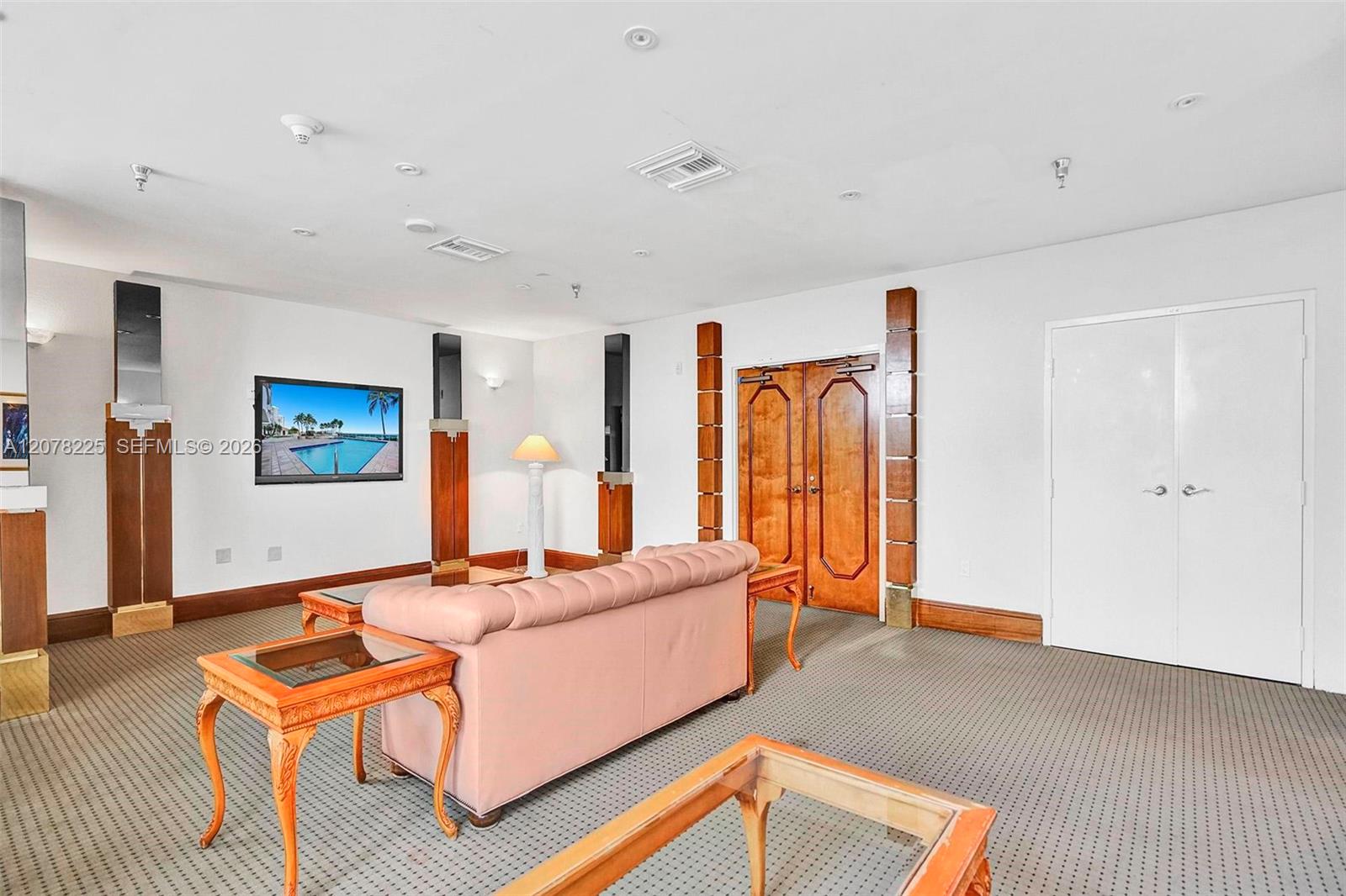 5757 Collins Ave # 2004