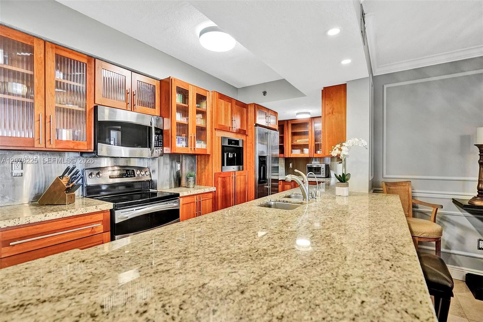 5757 Collins Ave # 2004