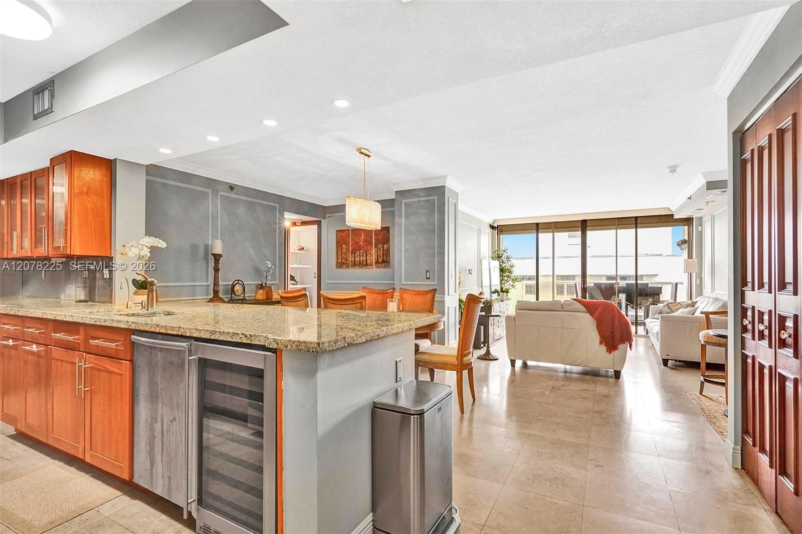 5757 Collins Ave # 2004