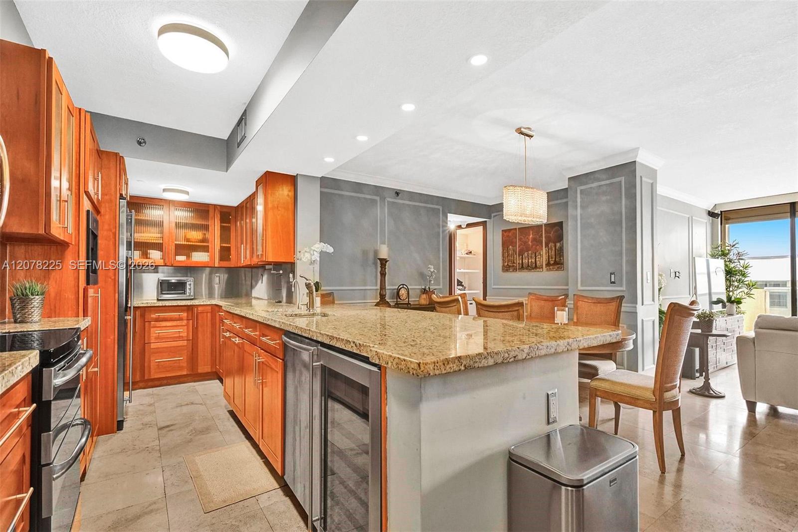 5757 Collins Ave # 2004