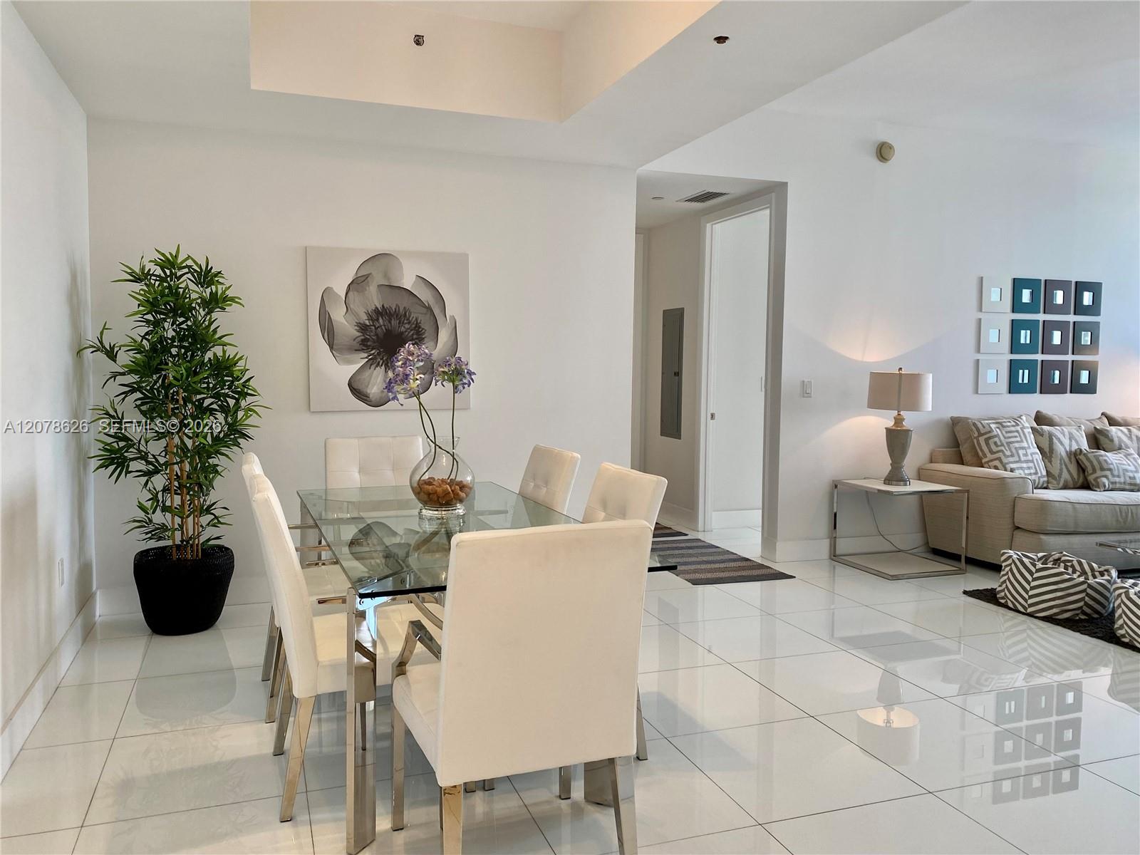 15811 Collins Ave # 1605