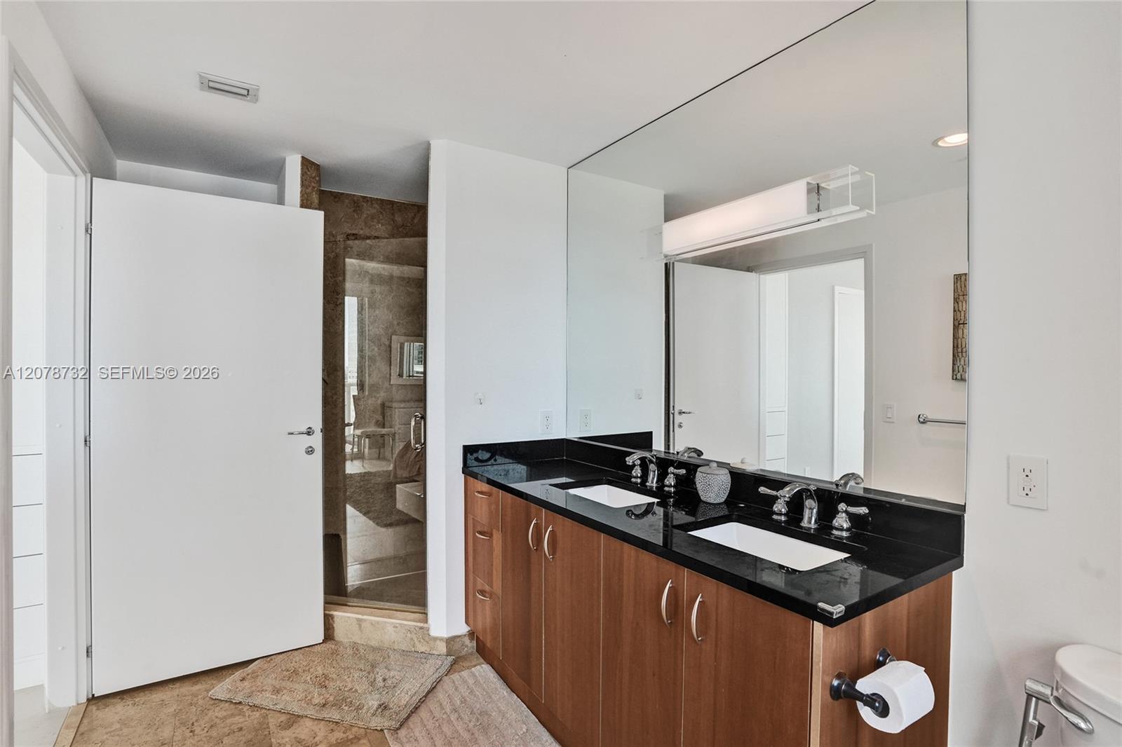 300 S Biscayne Blvd # 1816 Unit: T-1816