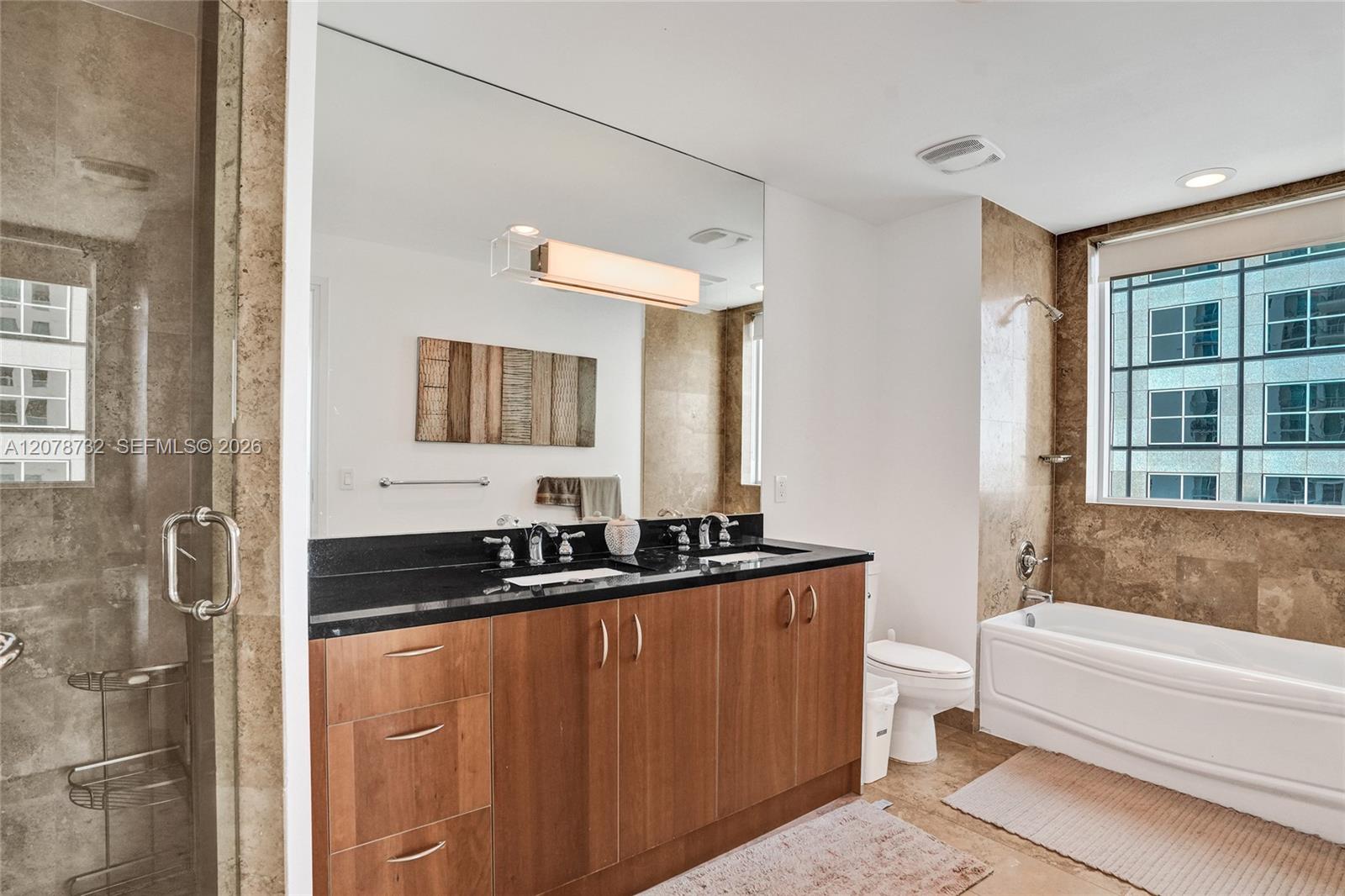 300 S Biscayne Blvd # 1816 Unit: T-1816