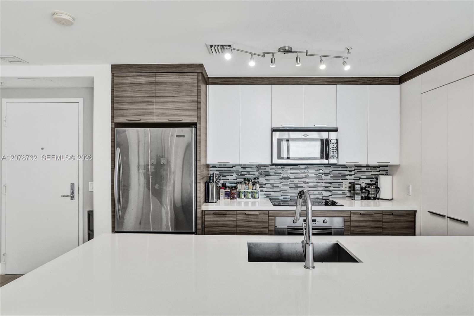 300 S Biscayne Blvd # 1816 Unit: T-1816