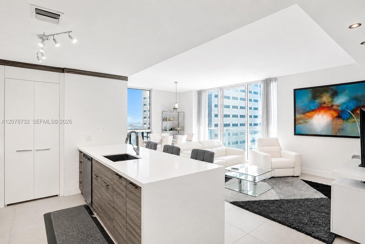 300 S Biscayne Blvd # 1816 Unit: T-1816
