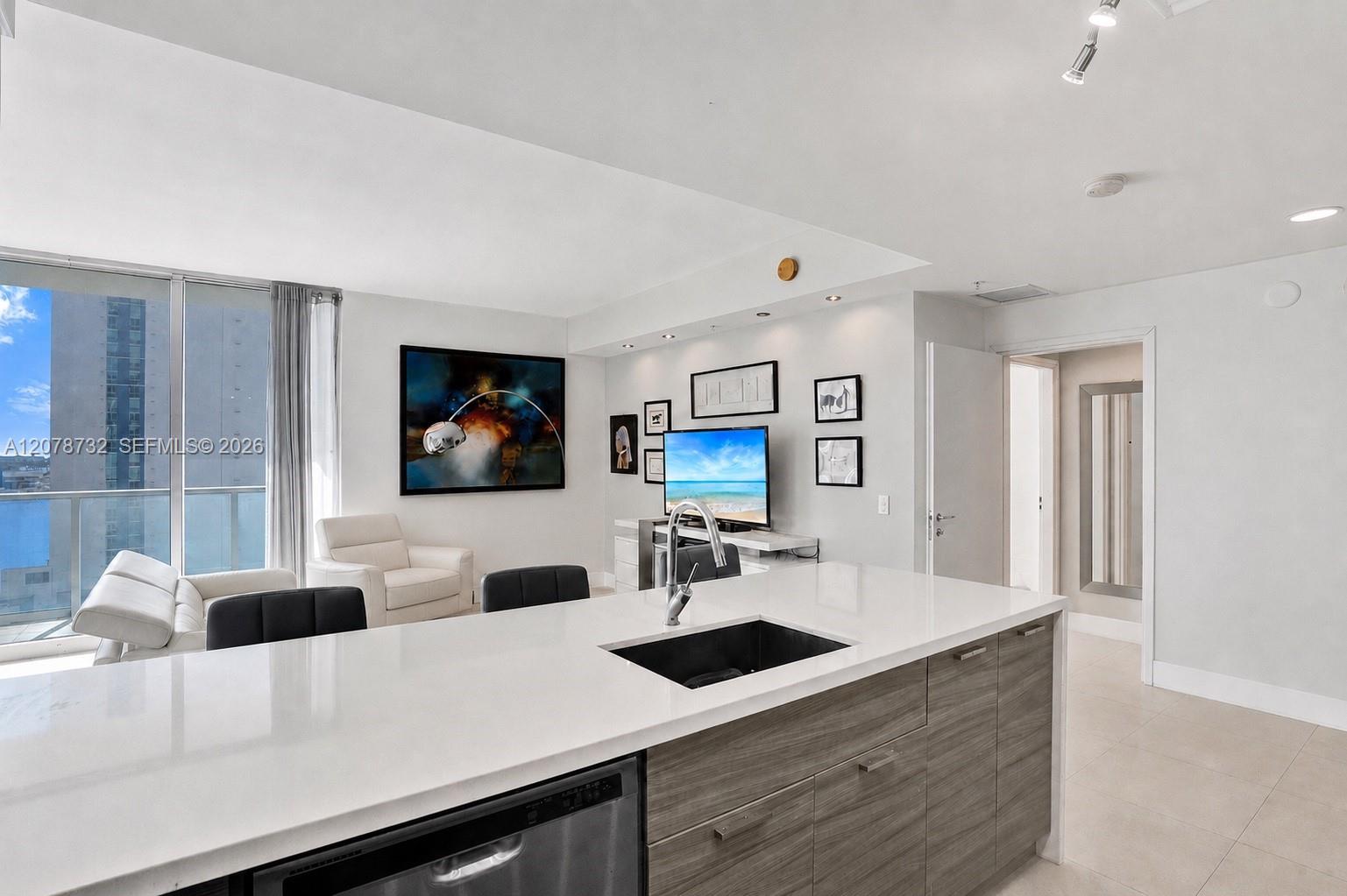 300 S Biscayne Blvd # 1816 Unit: T-1816