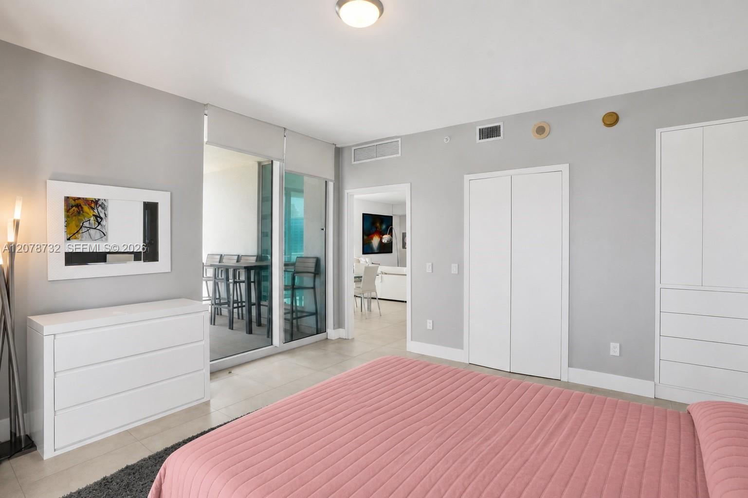 300 S Biscayne Blvd # 1816 Unit: T-1816