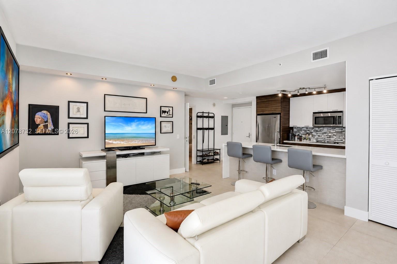 300 S Biscayne Blvd # 1816 Unit: T-1816