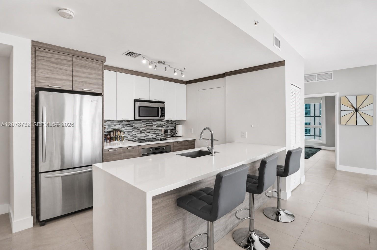 300 S Biscayne Blvd # 1816 Unit: T-1816