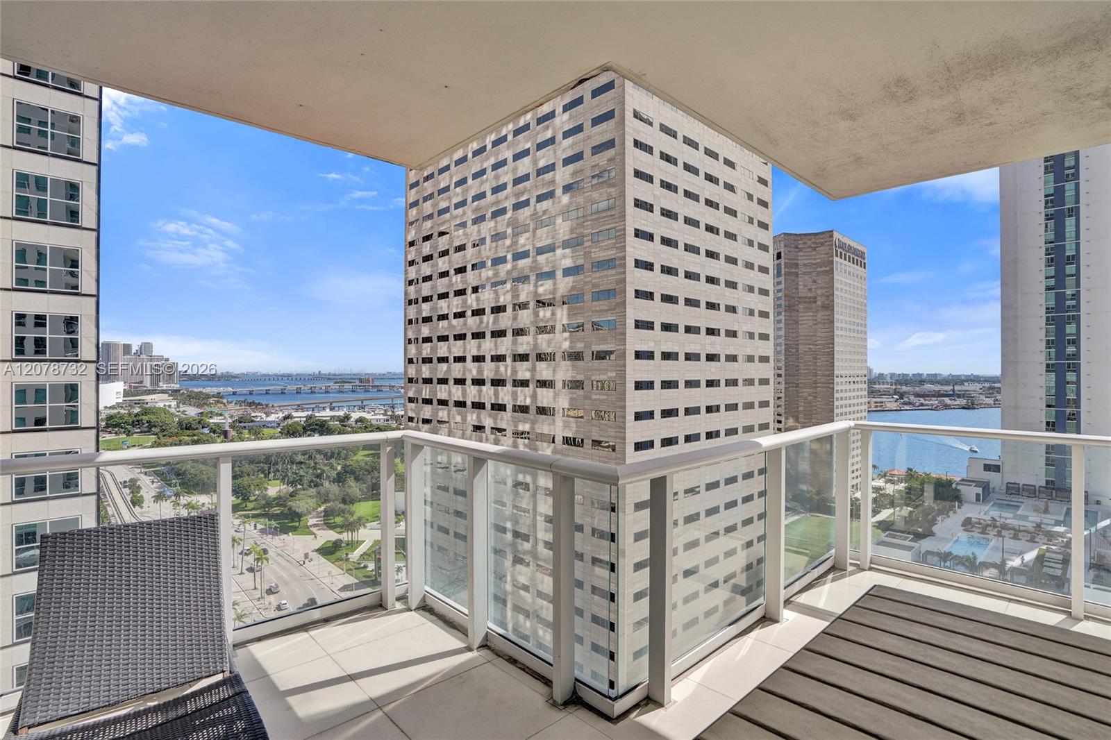 300 S Biscayne Blvd # 1816 Unit: T-1816
