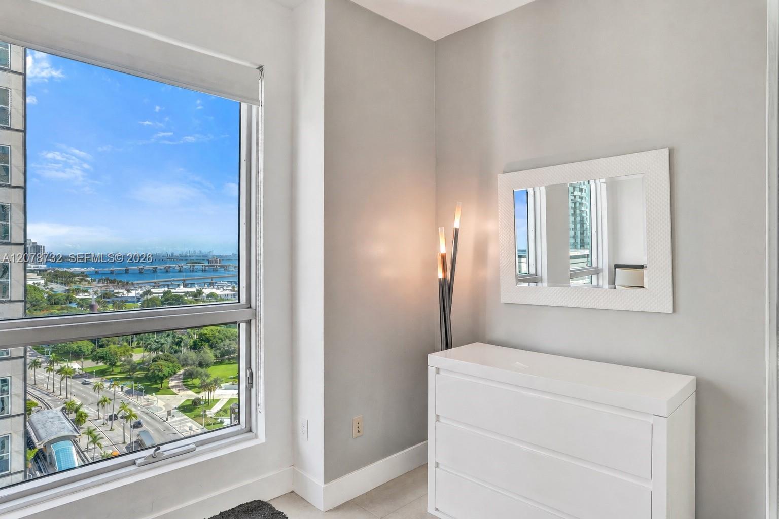 300 S Biscayne Blvd # 1816 Unit: T-1816