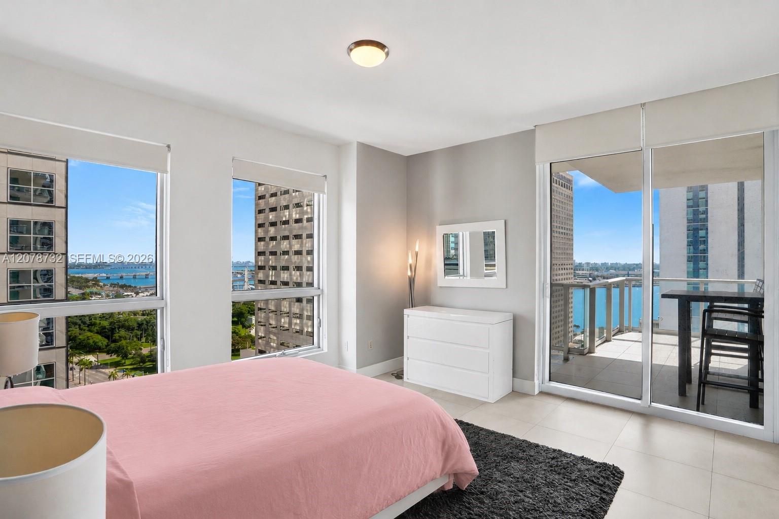 300 S Biscayne Blvd # 1816 Unit: T-1816