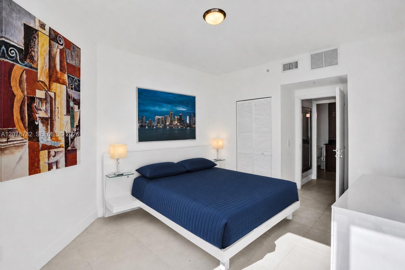 300 S Biscayne Blvd # 1816 Unit: T-1816