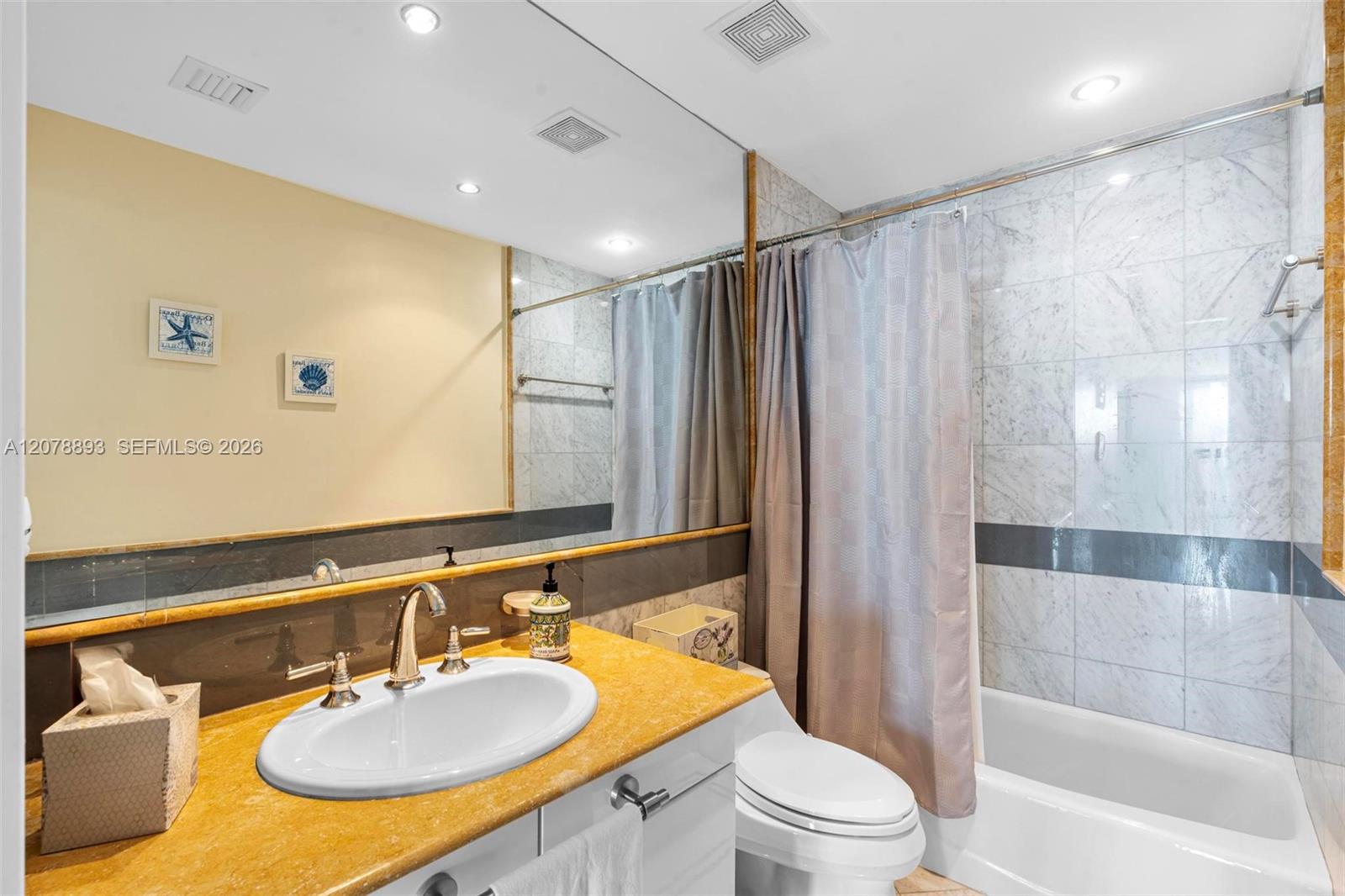 520 West Ave # 1604