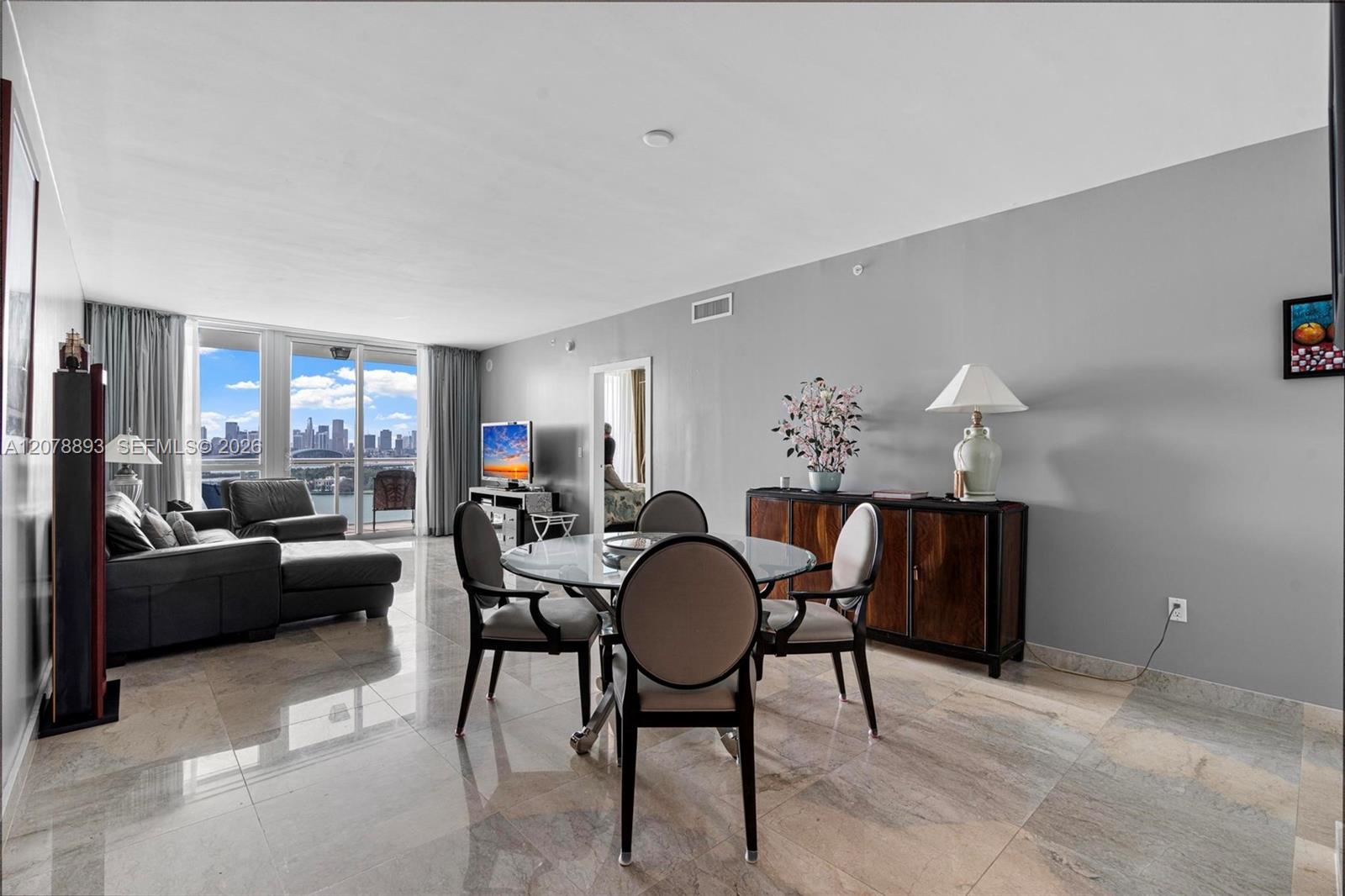 520 West Ave # 1604