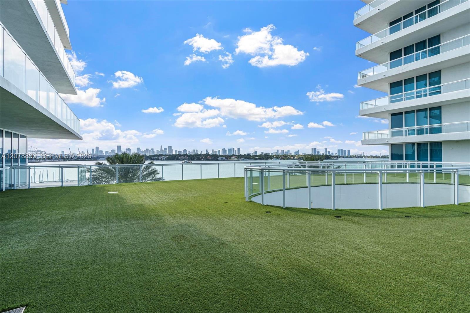 520 West Ave # 1604