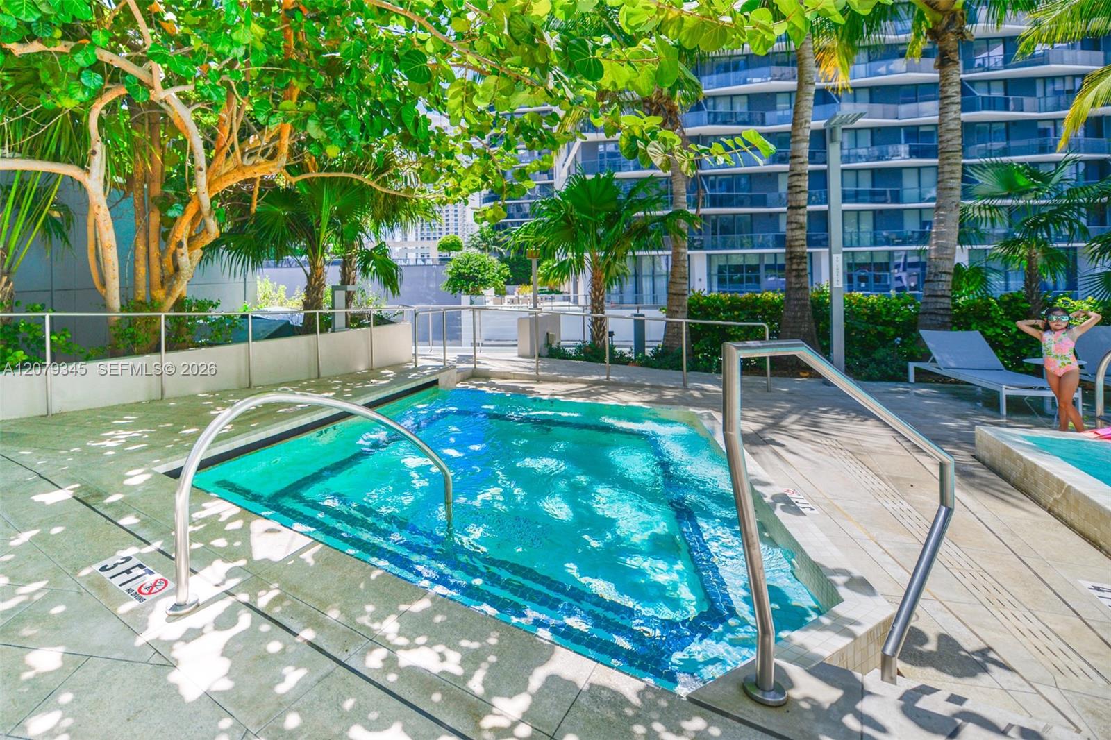 88 SW 7th St # 3409