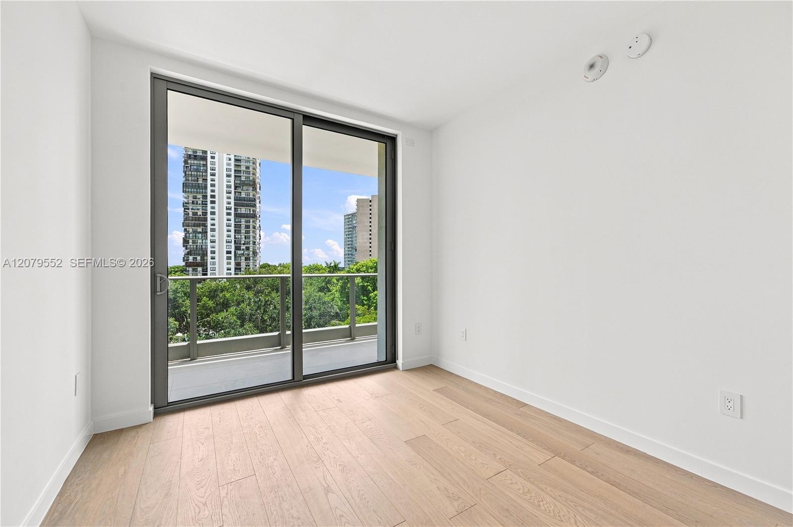 2200 Brickell Ave # 413