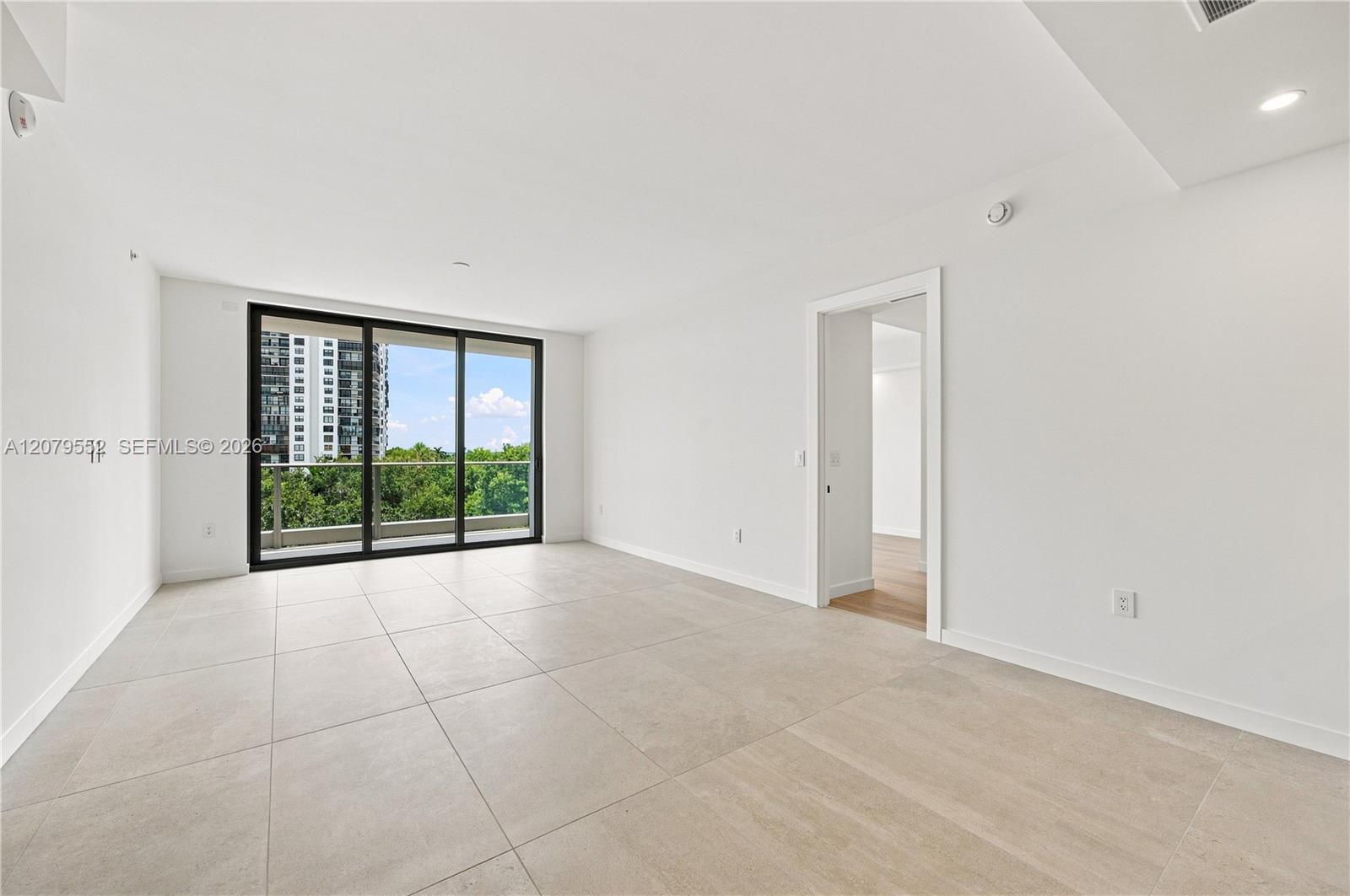 2200 Brickell Ave # 413