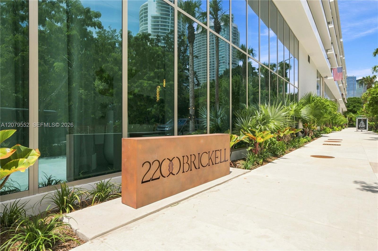 2200 Brickell Ave # 413