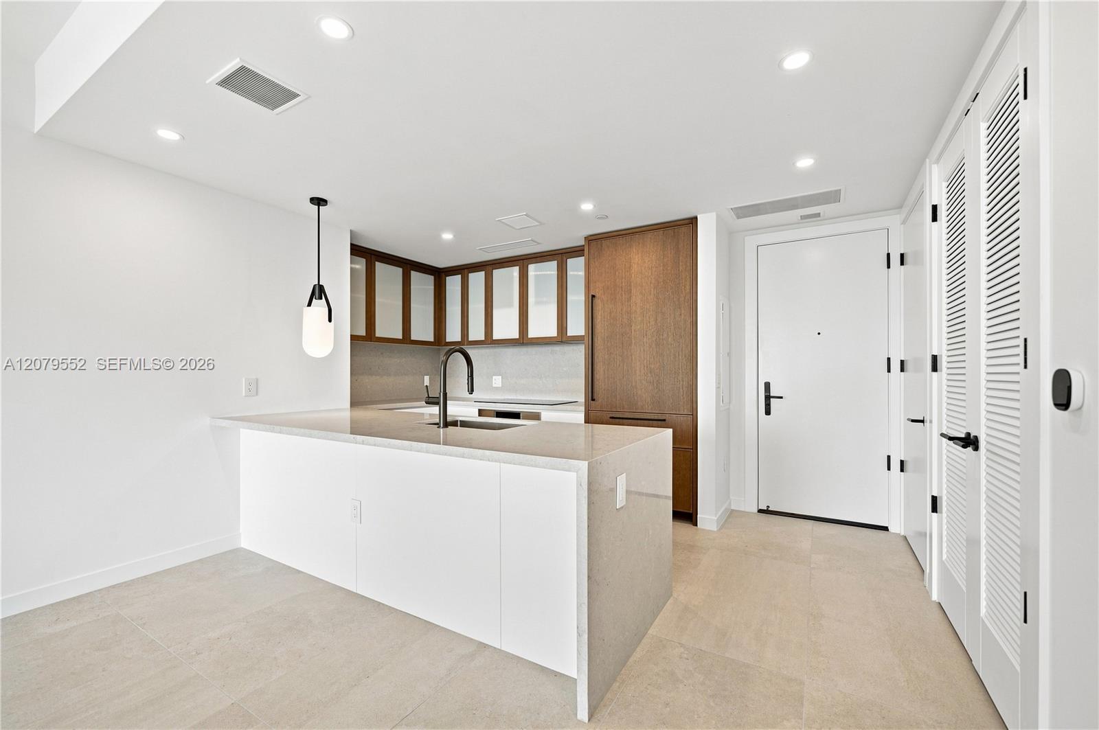 2200 Brickell Ave # 413